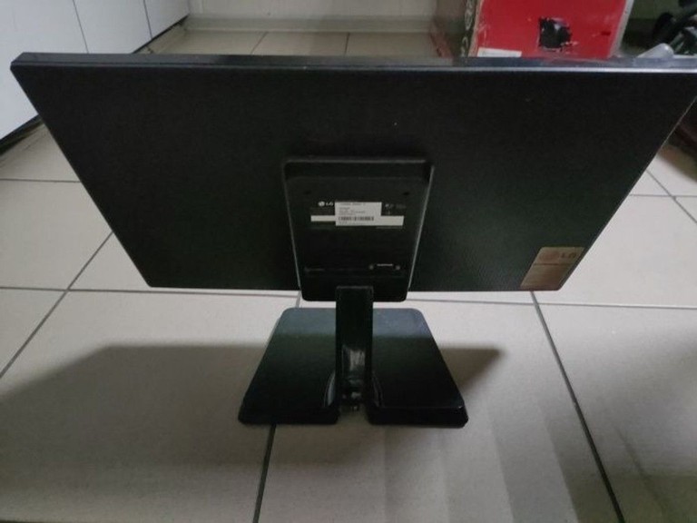 Оголошення Lg 19en33sa Б/У