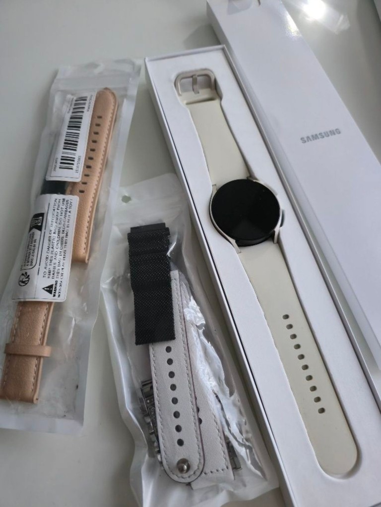 Дешево Samsung Galaxy Watch6 40mm eSIM Balck (SM-R935FZKA) з ломбарду
