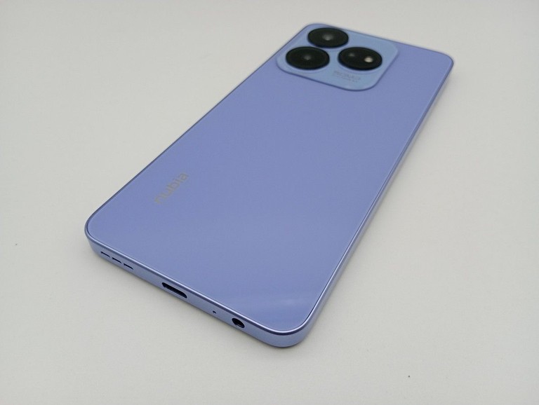 Дешево Zte Nubia V60 Design 6/256GB Purple з ломбарду