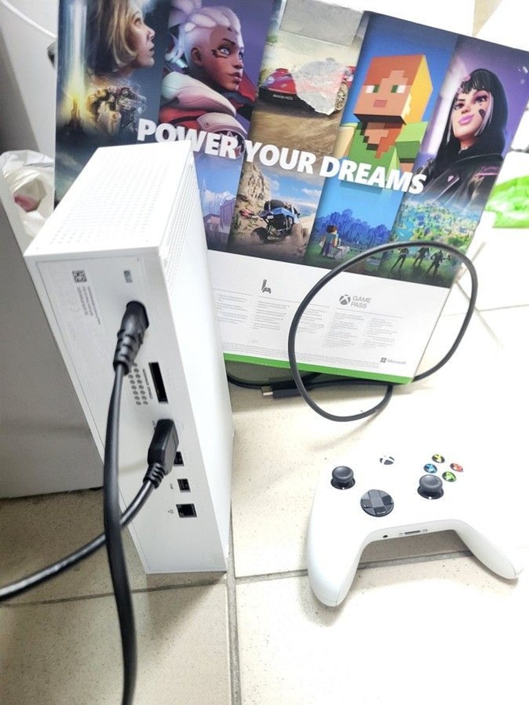 Дешево Microsoft xbox series s 512gb з ломбарду
