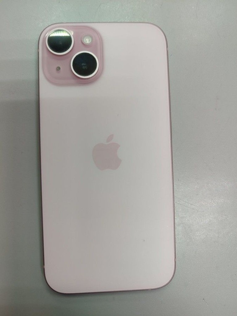 Купити Apple iPhone 15 128GB Green Б/У
