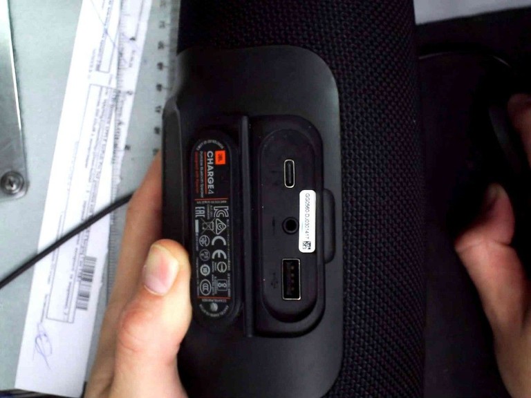 Купить Jbl charge 4 Б/У