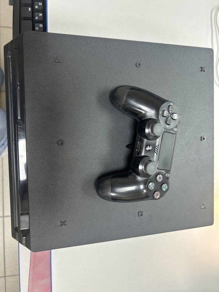 Купить Sony playstation 4 pro 1tb Б/У
