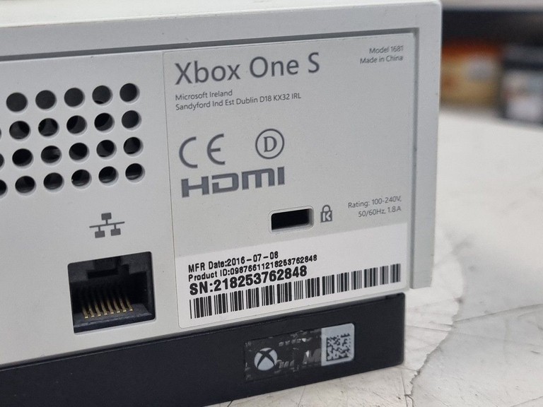 Дешево Microsoft Xbox One S 500GB з ломбарду