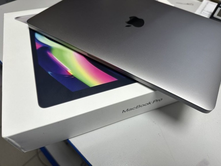 Купити Apple a2338 macbook pro 13,3" m1 8-gpu/ ram8gb/ ssd256gb/ retina, truetone, touch bar Б/У