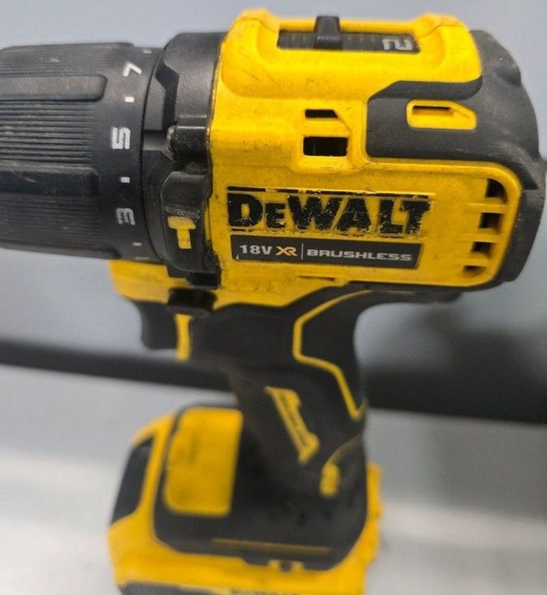 Дешево Dewalt dcd709 1акб 1.5ah зп з ломбарду