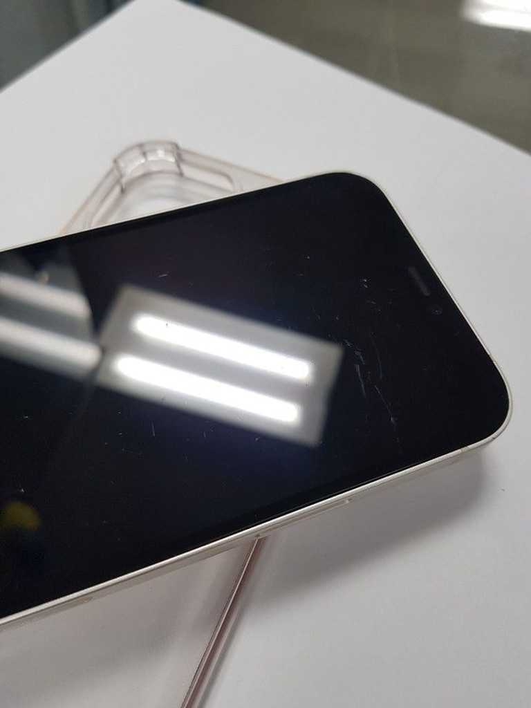 Apple iPhone 12 64GB (PRODUCT)RED Код:01-201138697. Зображення 5