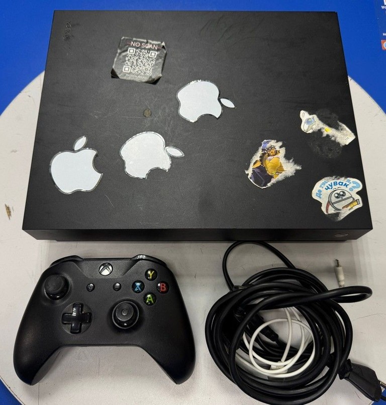Объявление Microsoft Xbox One X 1TB Б/У