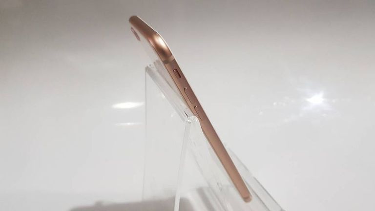 Apple iphone 8 64gb Код:01-18980910. Изображение 5