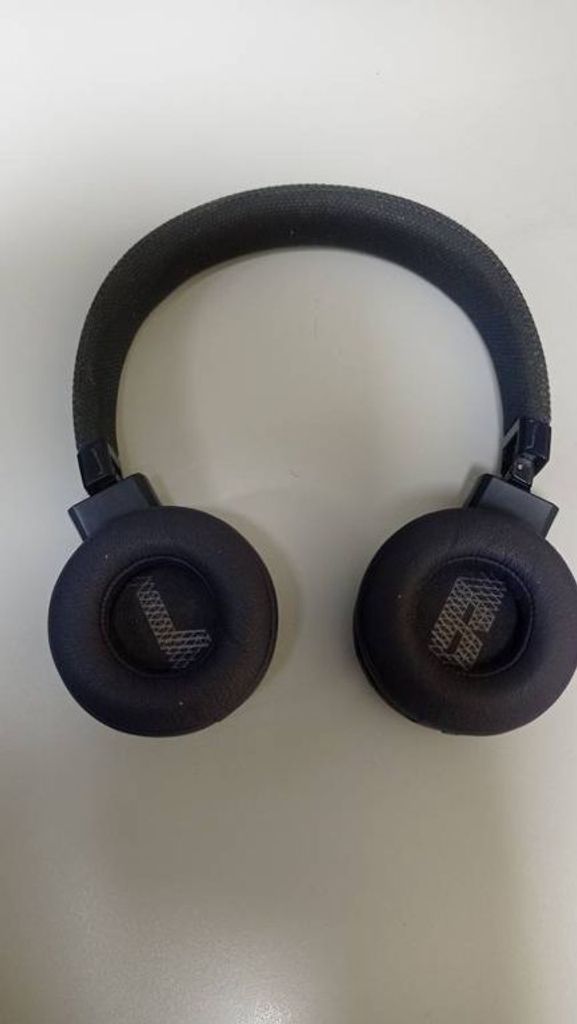 Купить Jbl live 400bt Б/У