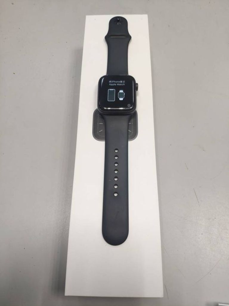 Apple watch series 5 44mm aluminum case