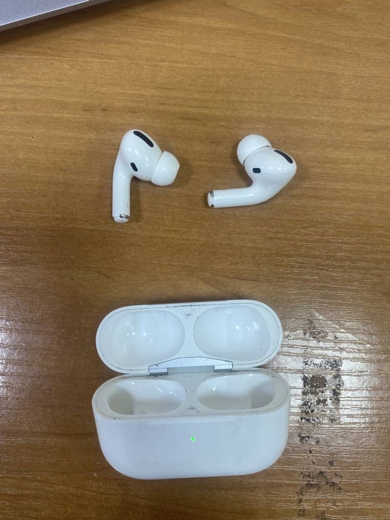 Apple AirPods Pro (MWP22)