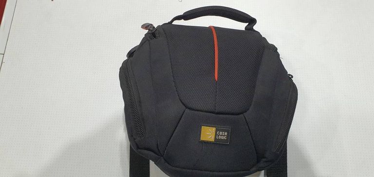 Купити Nikon d3000 kit /af-s nikkor 18-55mm 1:3,5-5,6g vr dx Б/У