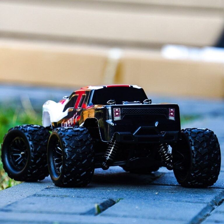 Позашляхова машинка на радіокеруванні RC Monster Truck Speed'r Blij'r 45км/год 4WD 1:18th 2.4ghz HS18301. Код:null. Изображение 4