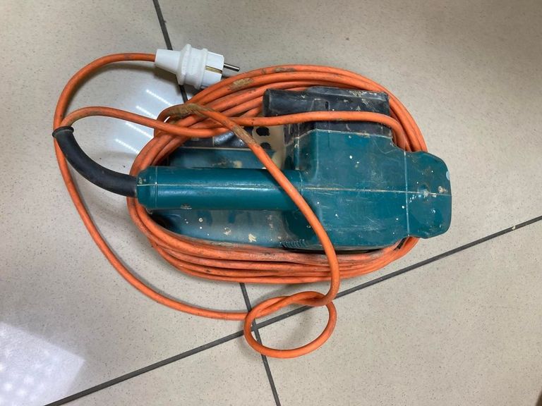 Купить Makita 9910 Б/У