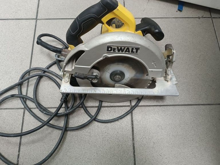 Дешиво Dewalt DWE575K с ломбарда