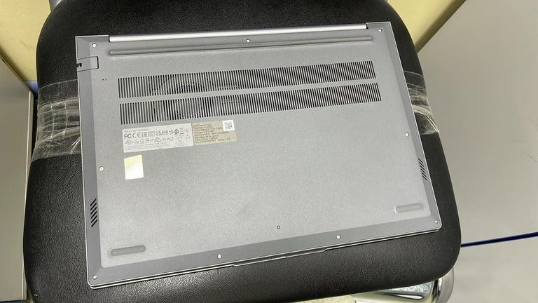 Дешево Lenovo 16/core i5-1335u ddr5/16gb ddr5/hdd *відсутній/ssd 1000 gb/*інтегрована з ломбарду