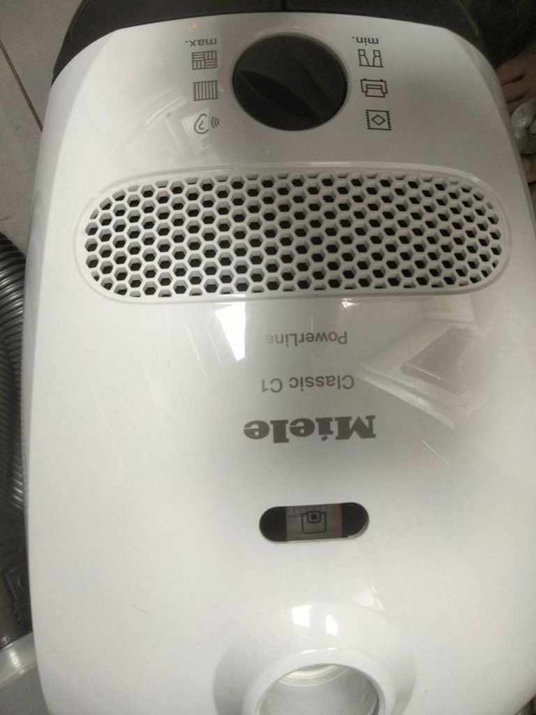 Дешево Miele classic c1 powerline sbaf3 з ломбарду