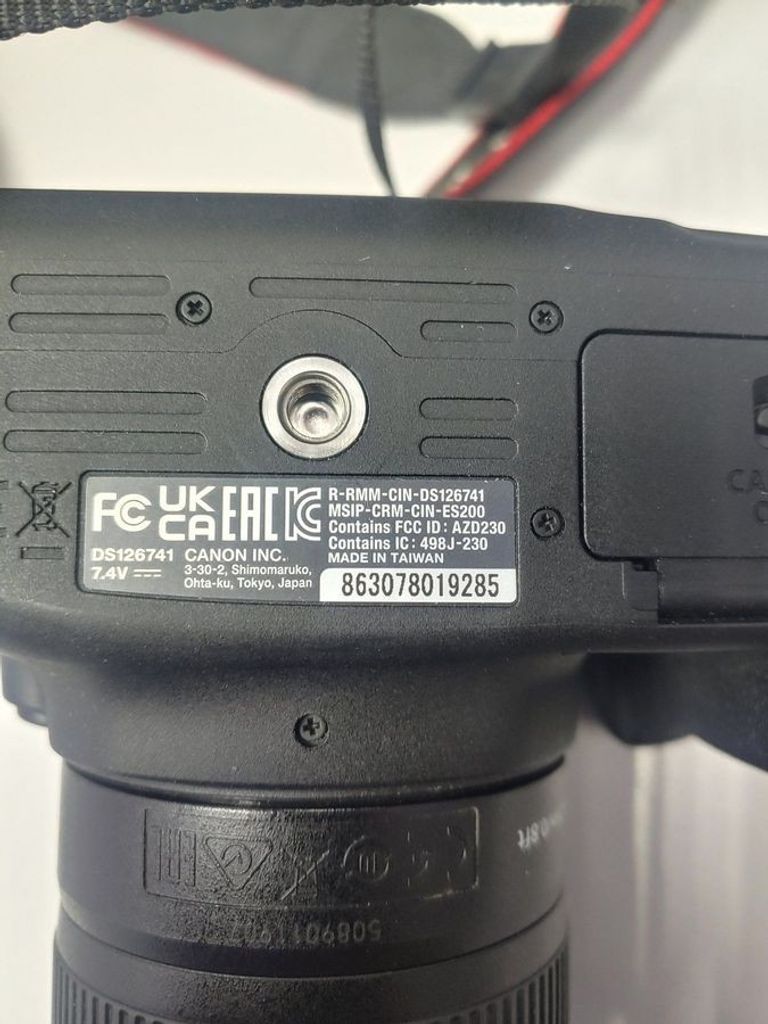 Оголошення Canon eos 2000d / ef-s 18-55mm f/3.5-5.6 is ii Б/У