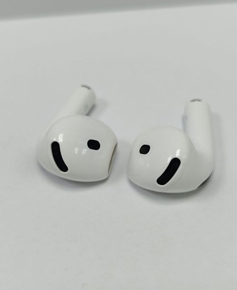 Дешиво Apple airpods 4 with active noise cancellation с ломбарда