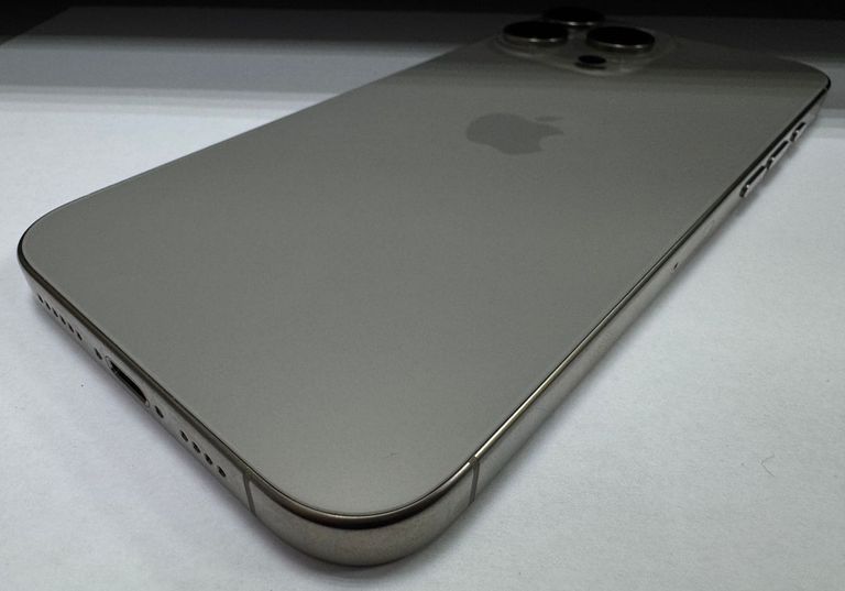 Apple iPhone 16 Pro Max 256GB Black Titanium (MYWV3) Код:01-200800278. Изображение 9