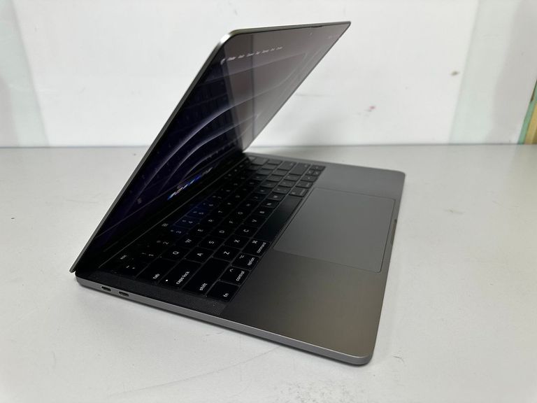 Apple a1706 macbook pro 13,3" core i5 3.1ghz /ram 8gb /ssd 256/ gpu intel iris plus 650 1536mb Код:01-200795626. Изображение 14