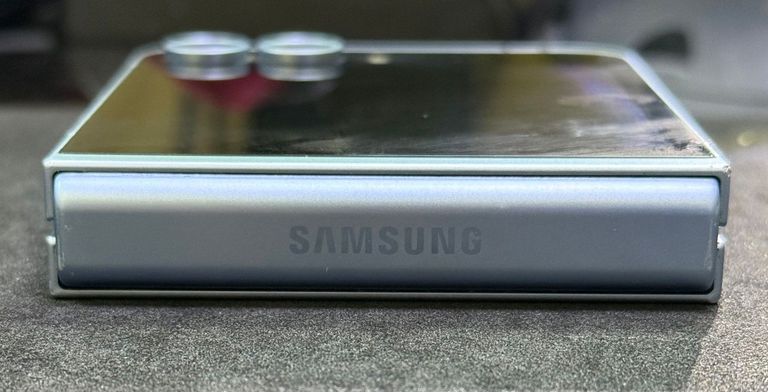 Дешево Samsung galaxy flip6 12/256gb з ломбарду