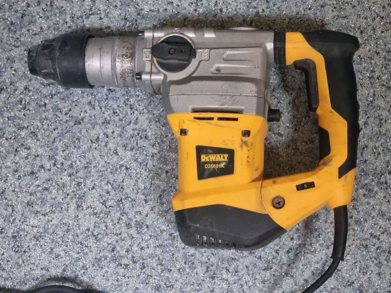 Купити Dewalt копія d25601k Б/У