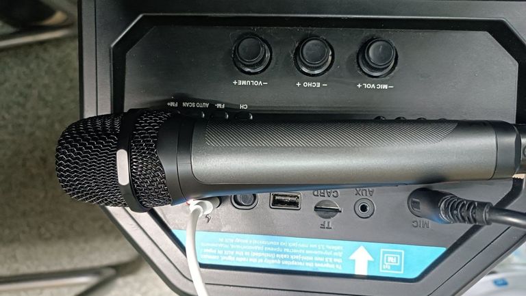 Дешиво Jbl pbm100 с ломбарда