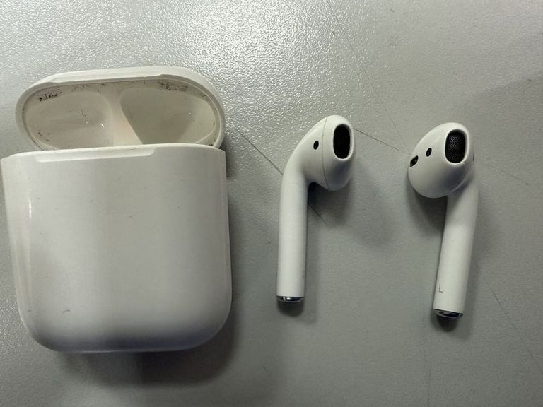 Купить Apple airpods 2nd generation a1602, a2031, a2032 Б/У
