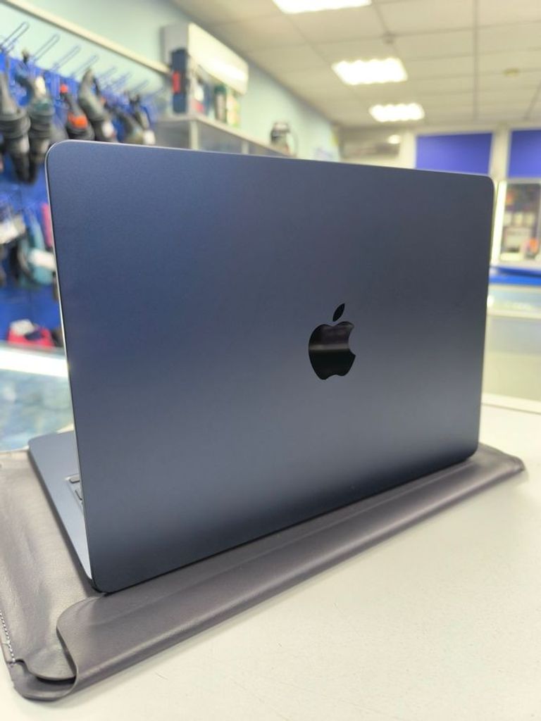 Купить Apple macbook air 13,6" 2025 mc6t4 / apple m4/ 8 core gpu/ ram 16gb/ ssd 256gb/ a3240 Б/У