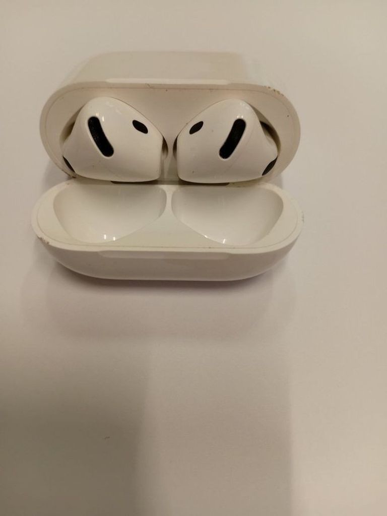 Купити Apple airpods 4 Б/У