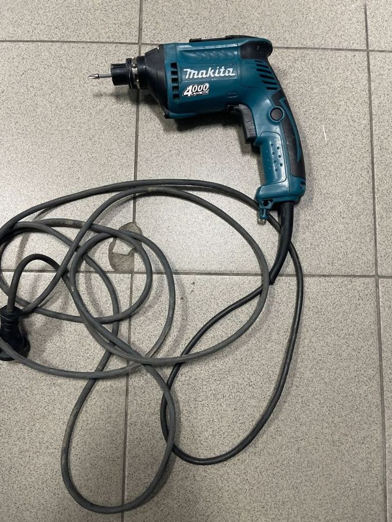 Купить Makita FS4300 Б/У