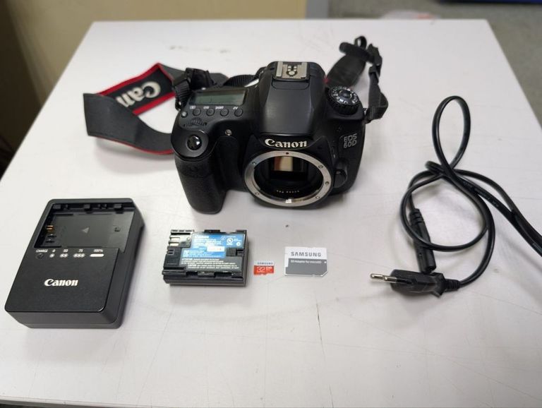 Купити Canon eos 60d Б/У