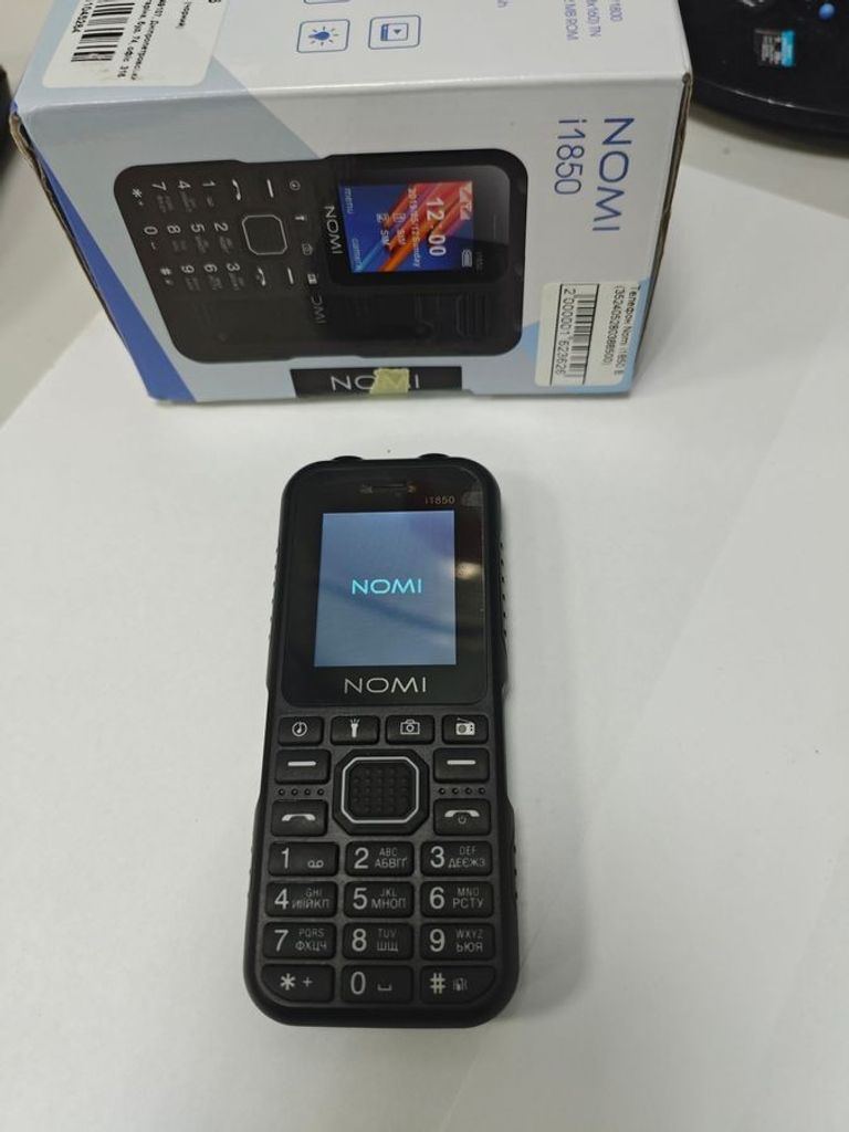 Дешево Nomi i1850 Black з ломбарду
