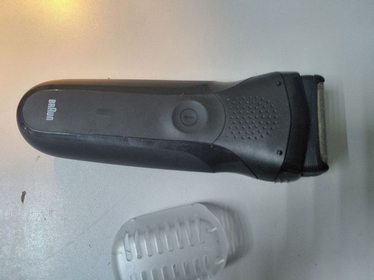 Купити Braun Series 3 3000BT Б/У