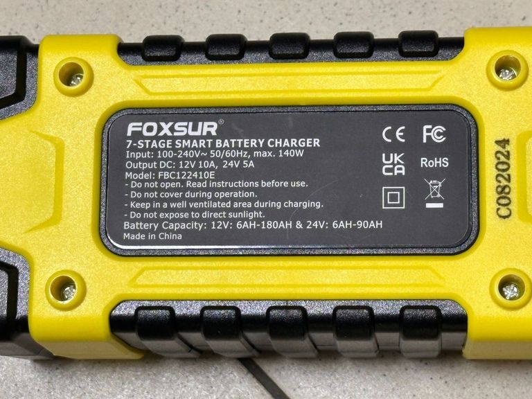 Дешево Foxsur 12/24v 12a з ломбарду