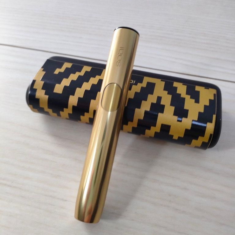 Дешево Iqos iluma i prime seletti з ломбарду