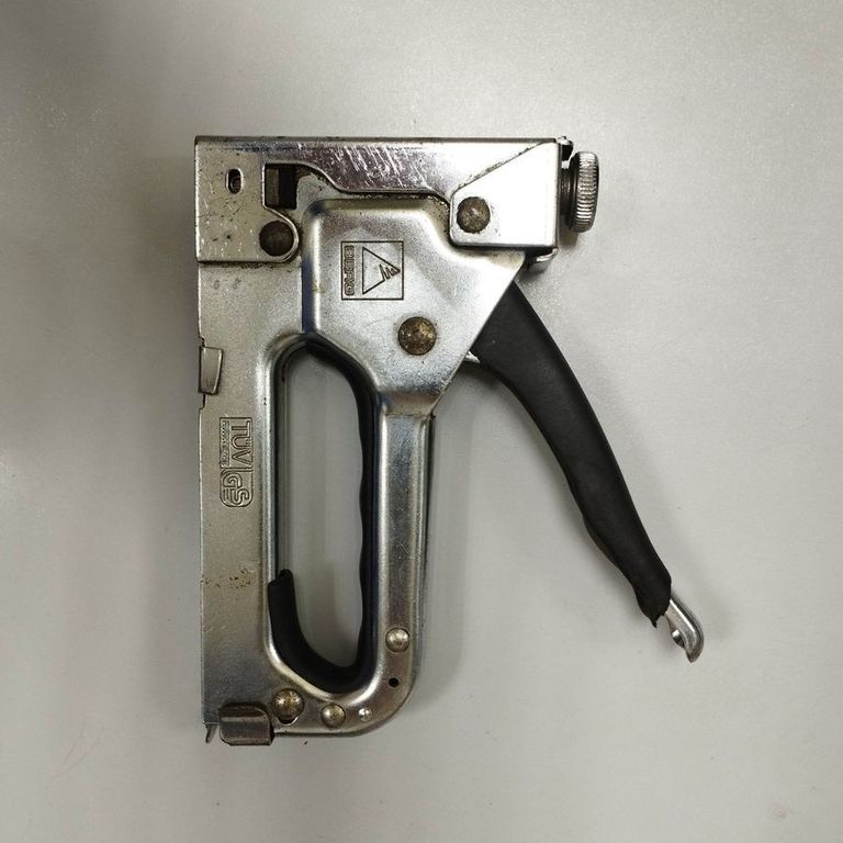 Дешево Berg 24-027 з ломбарду