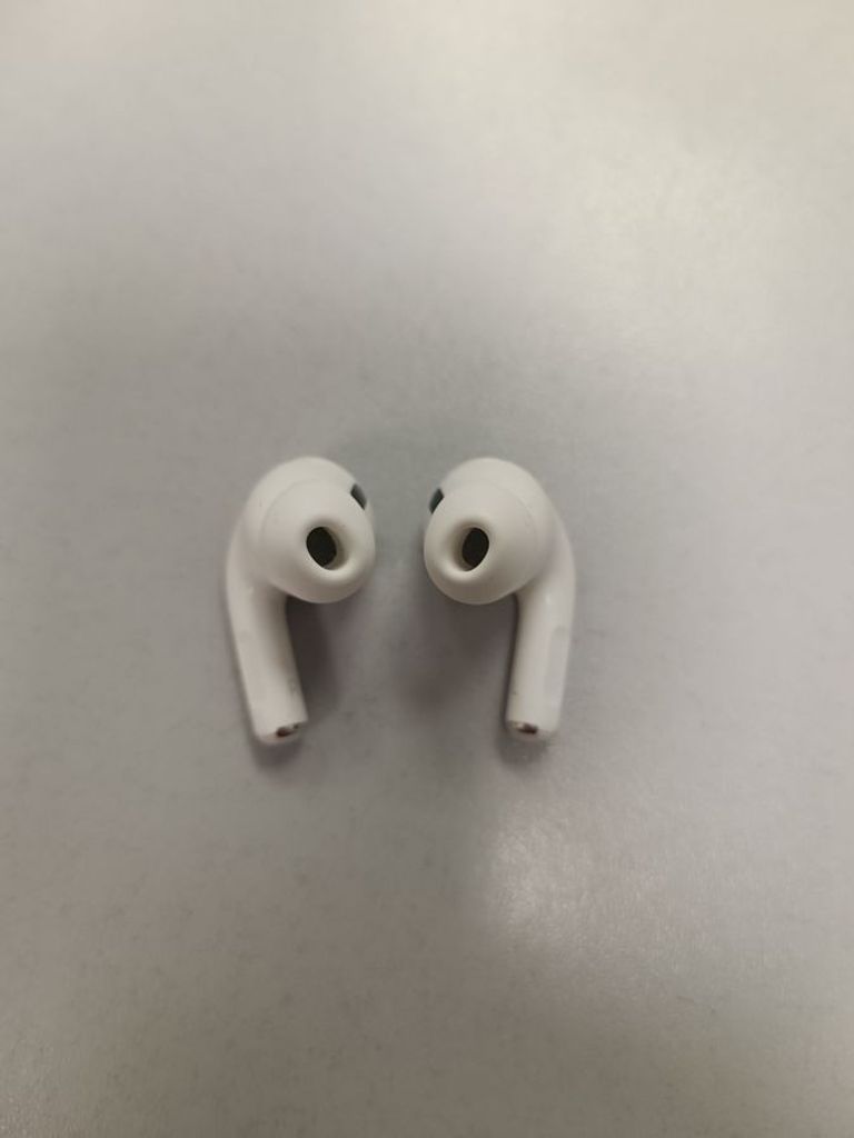 Оголошення Apple airpods pro 2nd generation with magsafe charging case usb-c Б/У