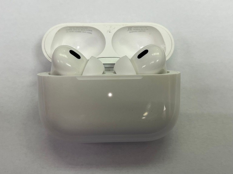 Apple airpods pro 2nd generation with magsafe charging case usb-c Код:01-200994682. Изображение 5