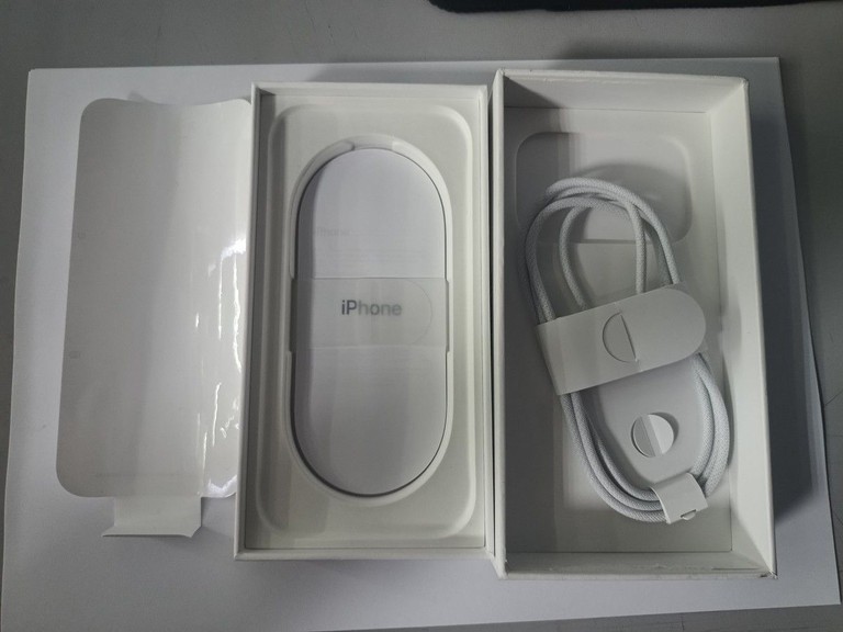 Apple iPhone 17 Pro 256GB Deep Blue (MG8J4) Код:01-200997219. Зображення 5