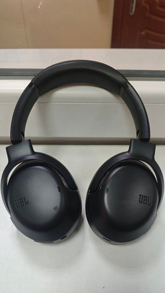 Купити Jbl tour one m2 Б/У