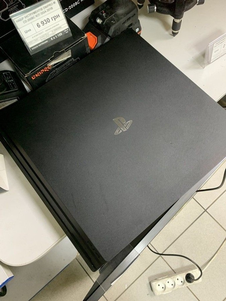 Оголошення Sony playstation 4 pro 1tb Б/У
