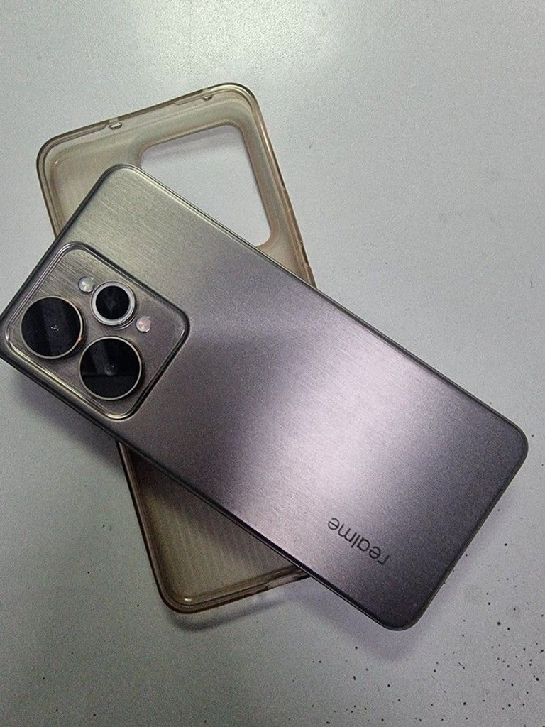 Распродажа Realme 15 5G 12/512GB Suit Titanium, продавец Техноскарб