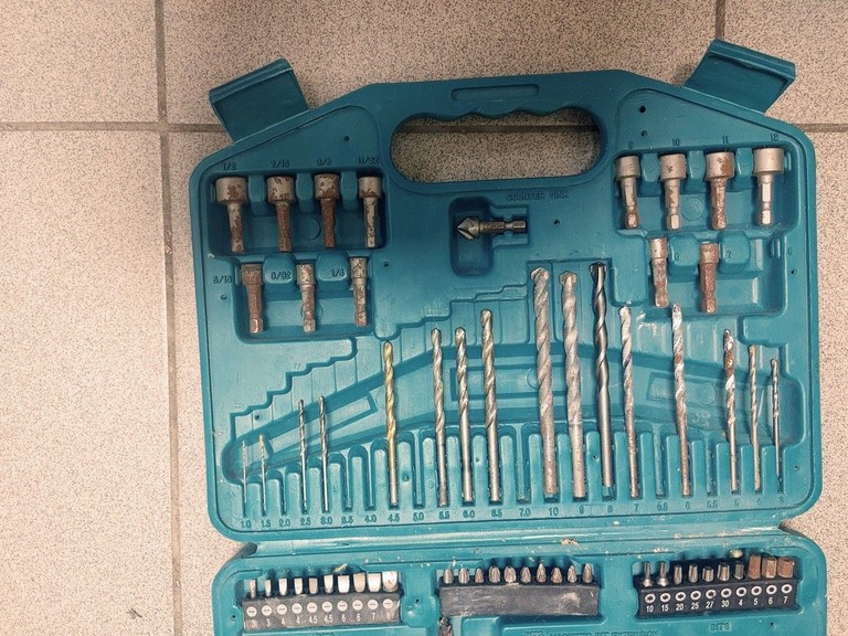 Оголошення Makita p-30835 Б/У
