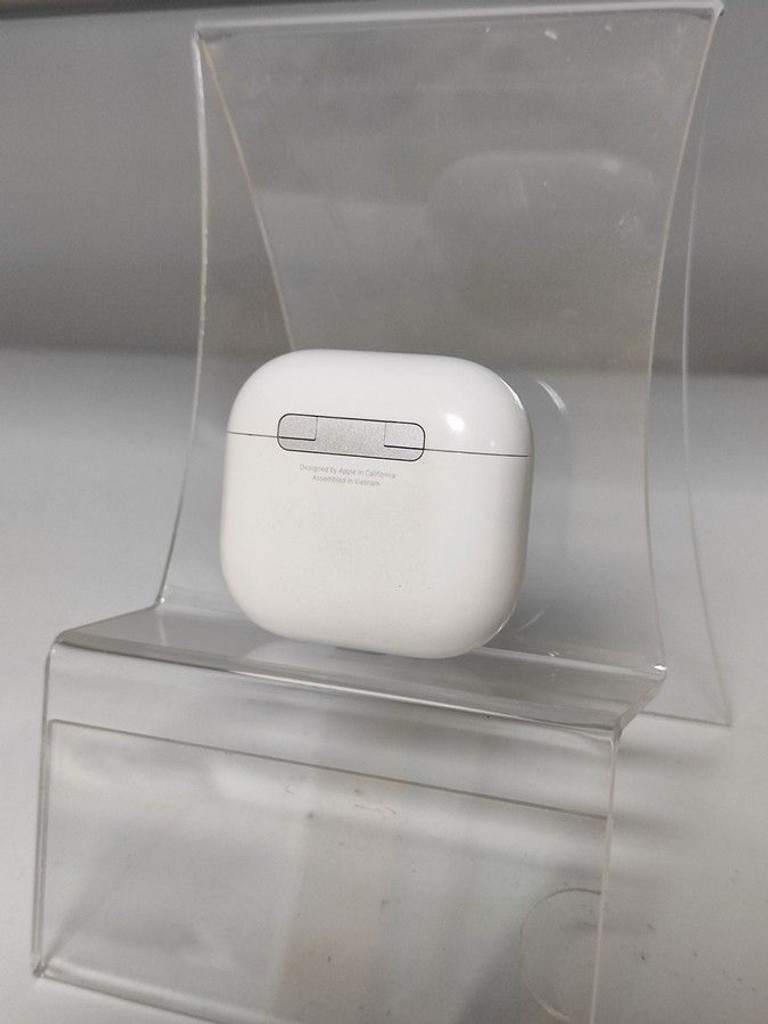 Дешево Apple airpods 4 with active noise cancellation з ломбарду