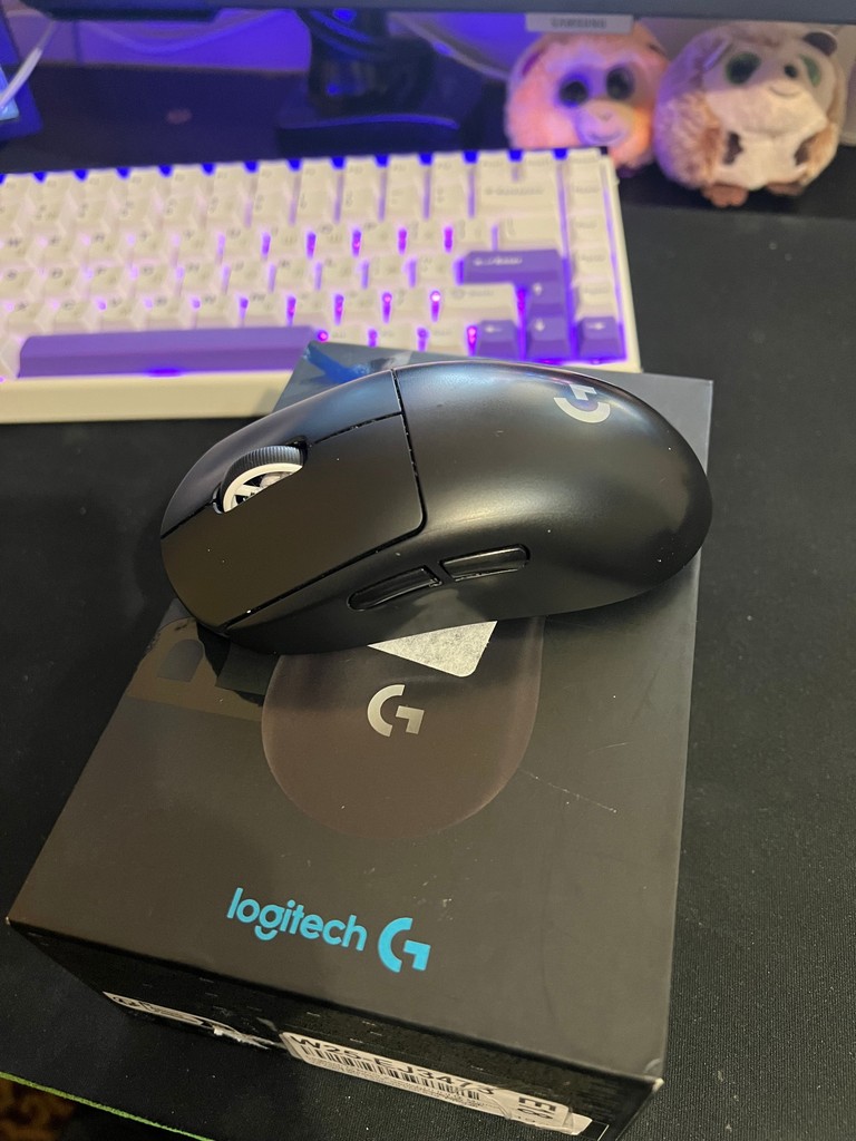 Дешево Logitech G Pro X Superlight Wireless Black (910-005880, 910-005881) з ломбарду