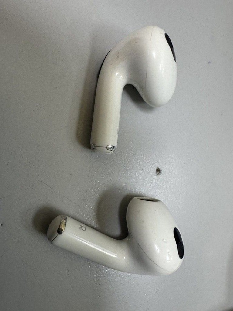 Купити Apple airpods 3rd generation Б/У