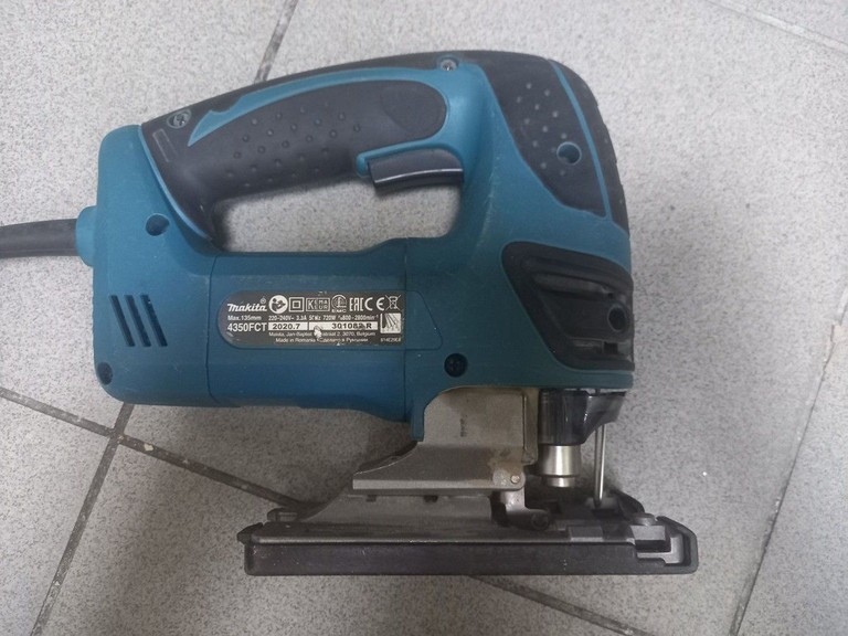Оголошення Makita 4350FCT Б/У